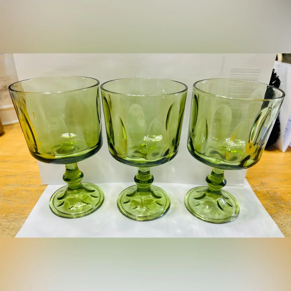Vintage goblets, set of 3, mint condition. Avocado green. Thumbprint pattern. - Picture 6 of 6